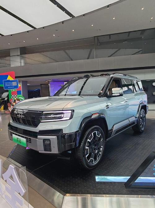 深圳207比亚迪方程豹硬派越野的爆款，英菲尼迪35周年与你共成长